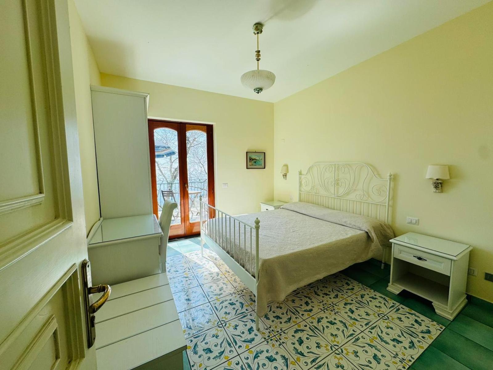 Groove'N'Grove Bed & Breakfast SantʼAgata sui Due Golfi Dış mekan fotoğraf